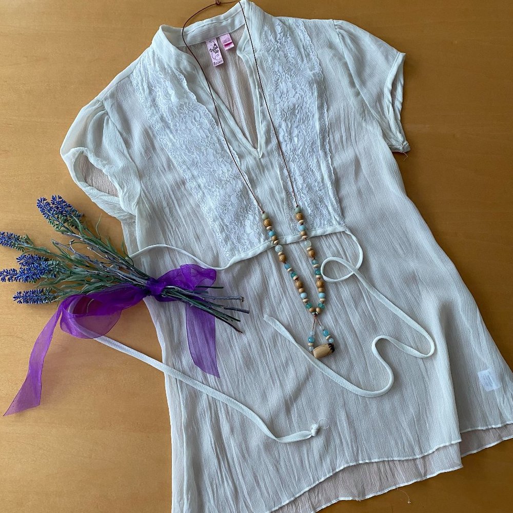 Pretty Woman's Blouse